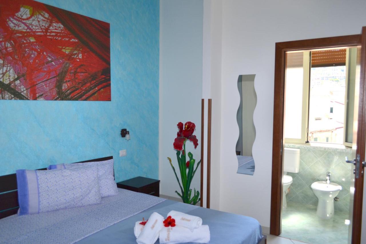 Bed and Breakfast Scirocco Чефалу Номер фото